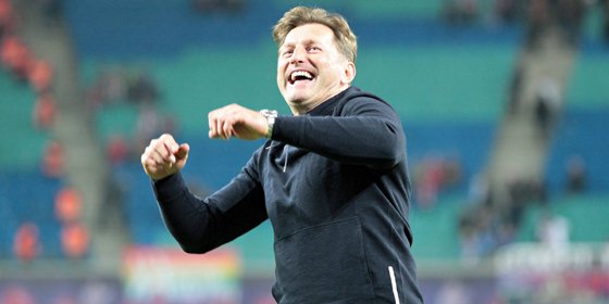 Ihm ist das Lachen noch nicht vergangen: Trainer Ralph Hasenhüttl ist mit RB Leipzig im Soll.