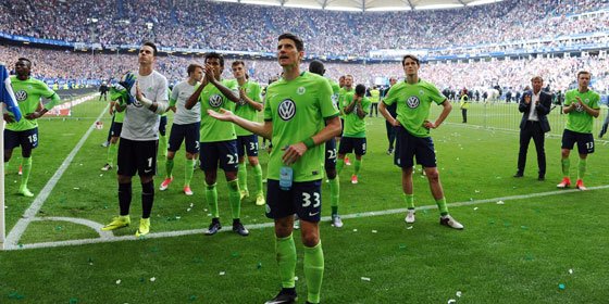 Verlängerung der Horror-Saison: Wolfsburgs Profi nach dem letzten Spiel in Hamburg.