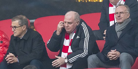Frust und Fassungslosigkeit: Präsident Uli Hoeneß beim Spiel gegen Düsseldorf.